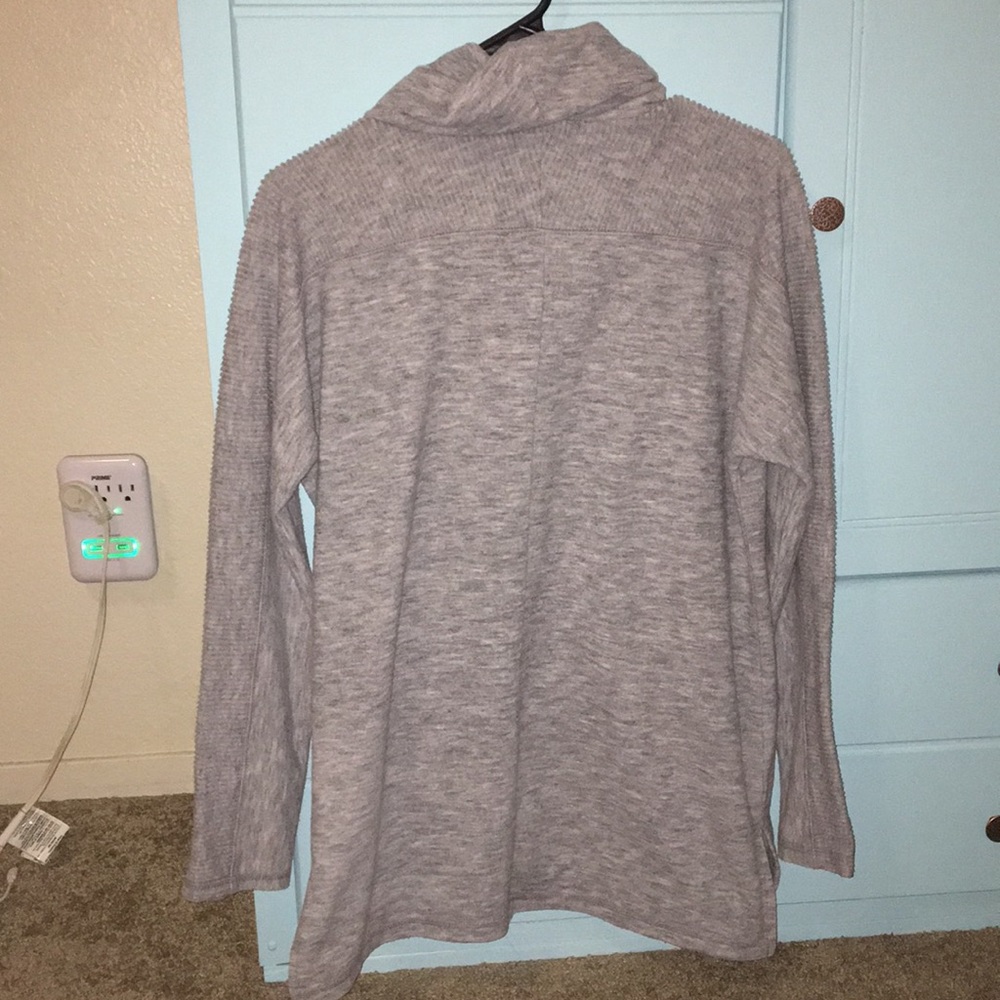 Grey sweater - Picture 2 of 2